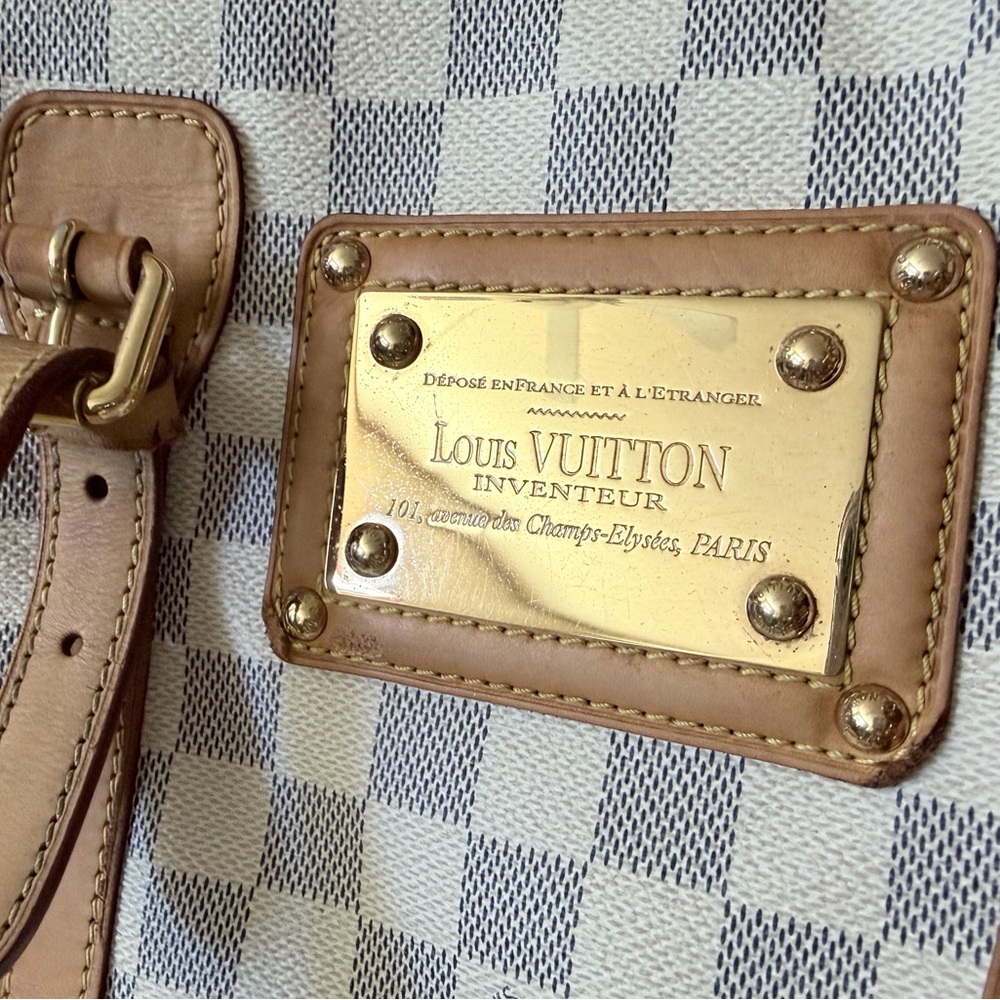 Authentic Louis Vuitton Berkely in Damier Azur - Picture 15 of 16